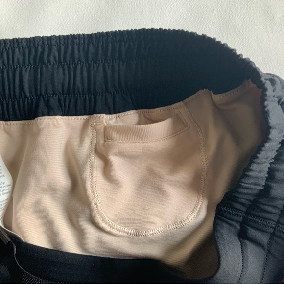 lululemon athletica Multicolor Camo Women Shorts - Picture 8 of 10